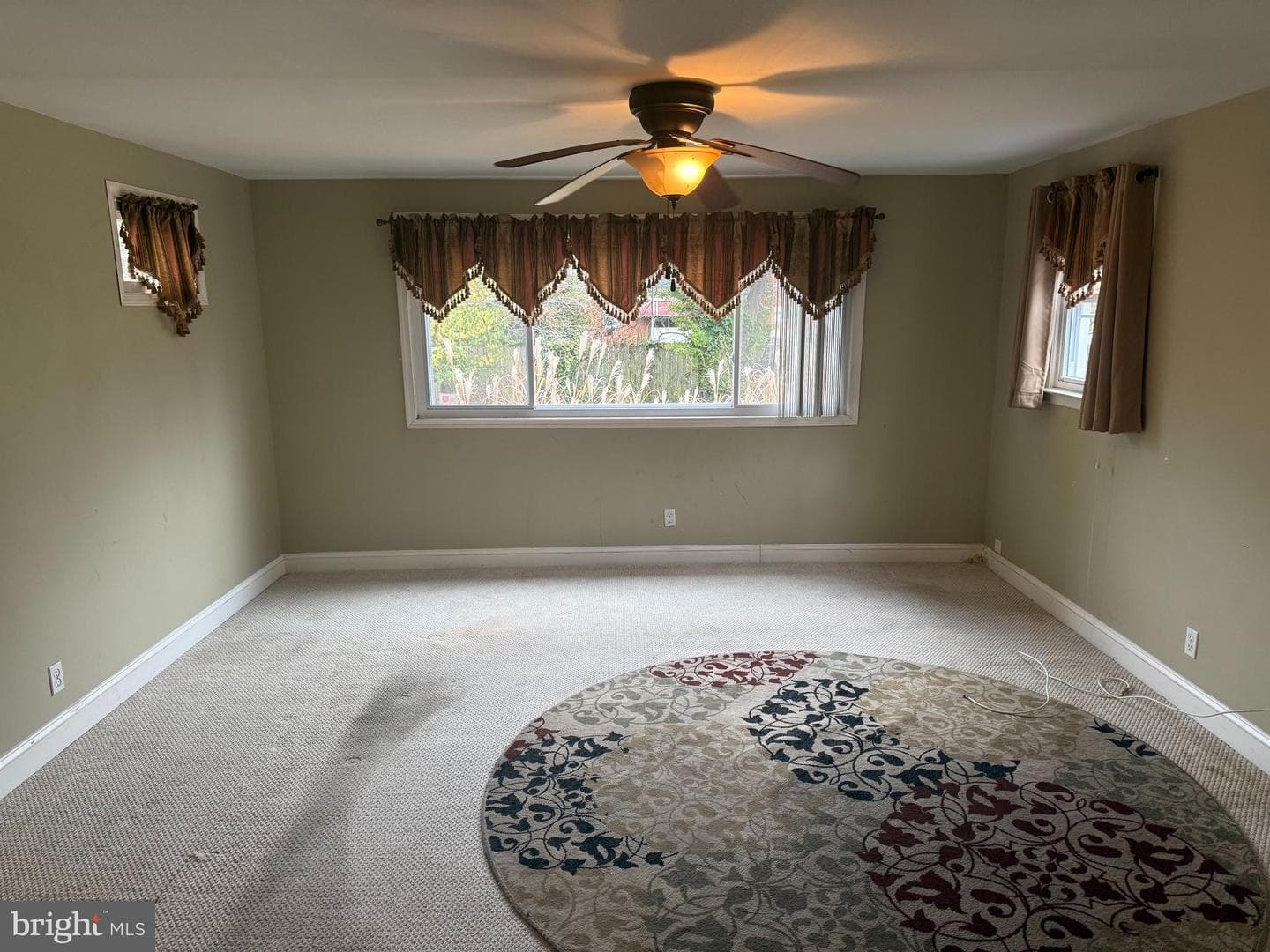 3735 Sylvan Drive photo 3