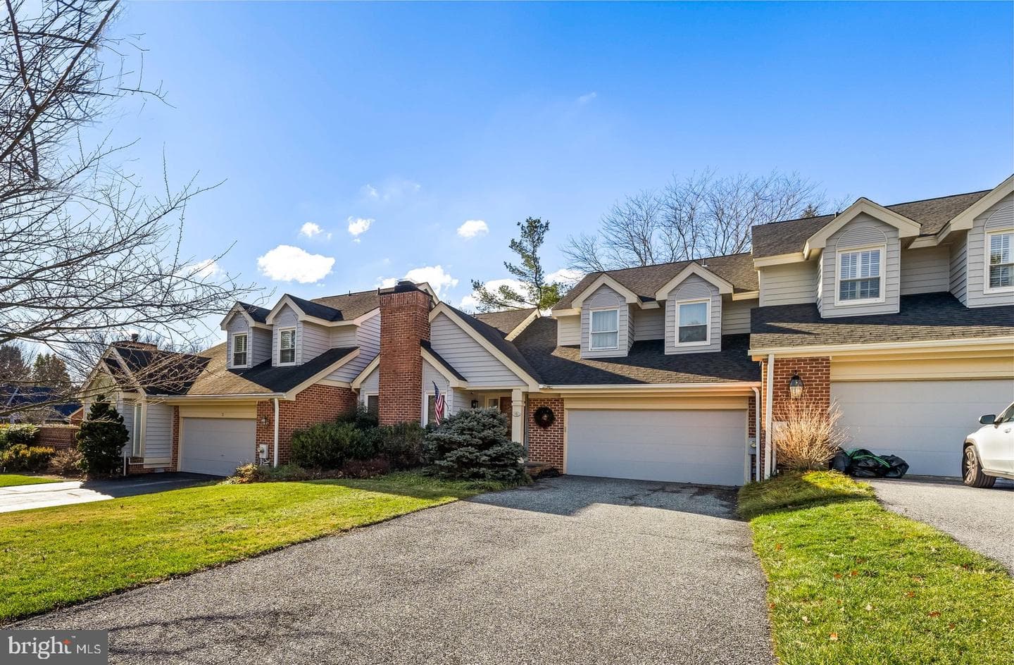 4 Nearfield Road