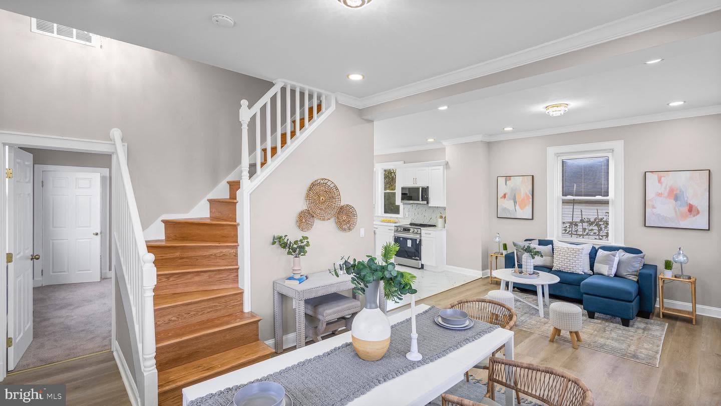 9303 Hillside Avenue photo 18