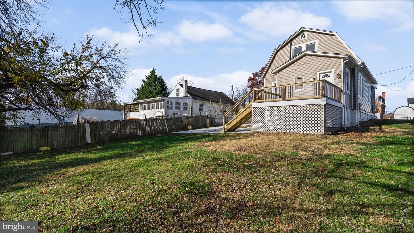 9303 Hillside Avenue photo 33
