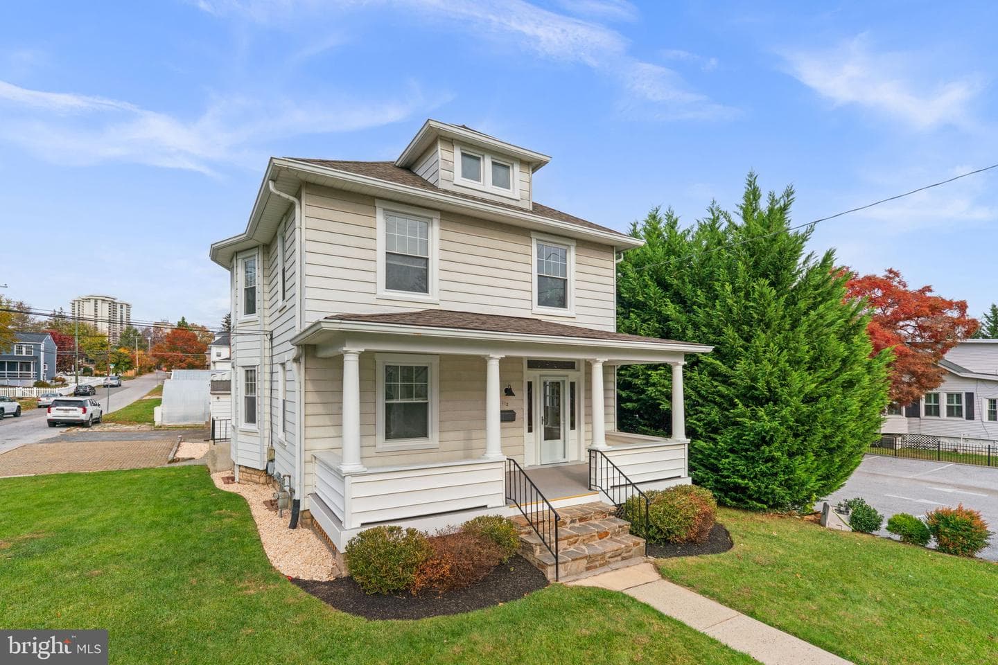 112 Burke Avenue photo 3
