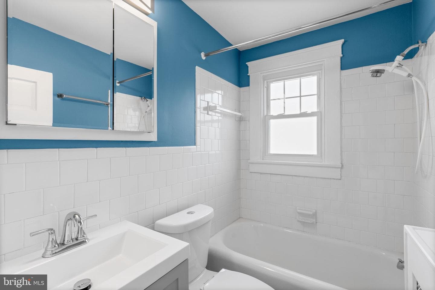 112 Burke Avenue photo 33