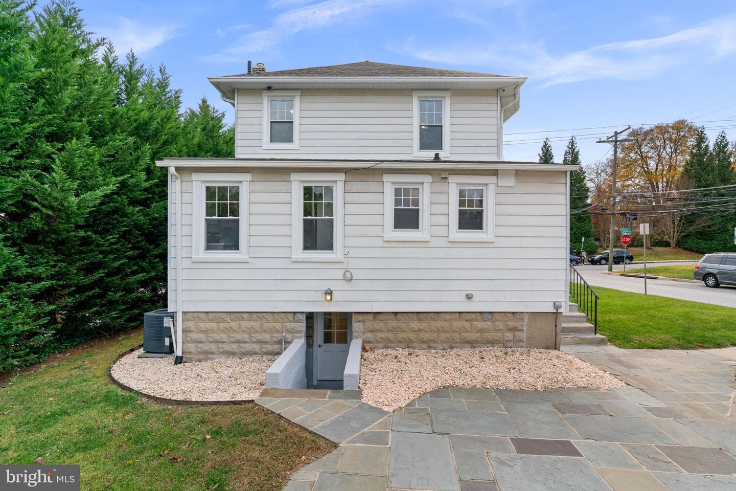 112 Burke Avenue photo 66