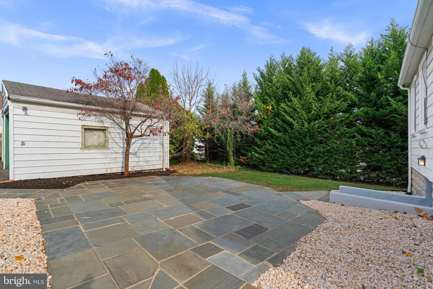 112 Burke Avenue photo 69