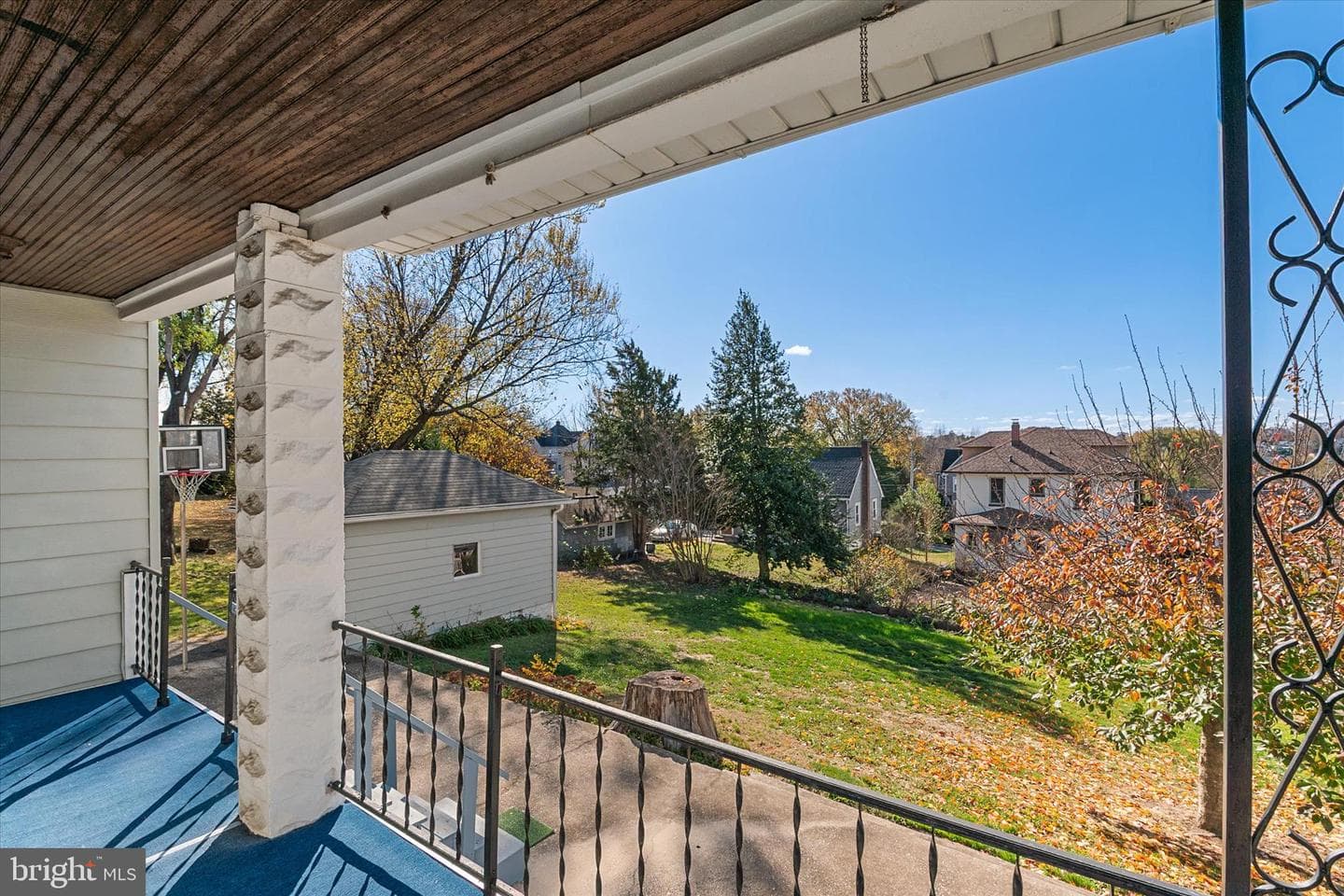 1810 Arbutus Avenue photo 17