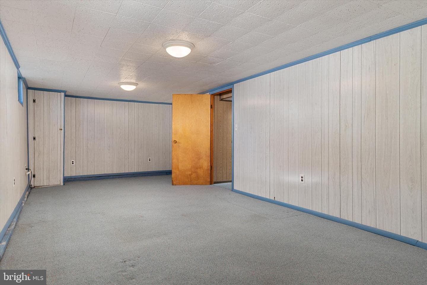 1810 Arbutus Avenue photo 36