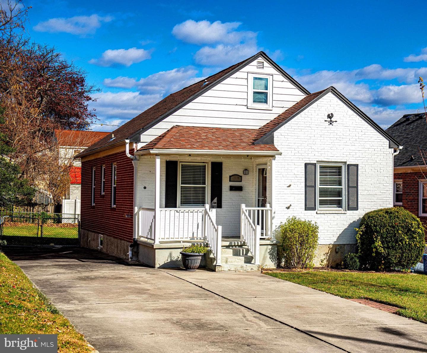 2808 Emerald photo 2