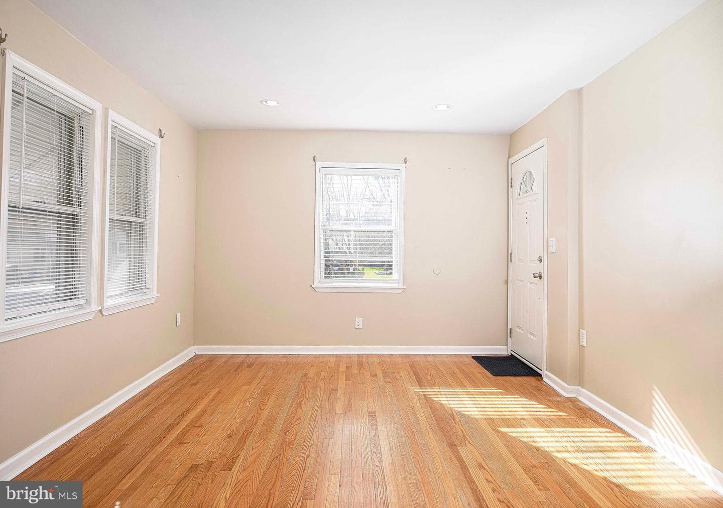 2808 Emerald photo 8