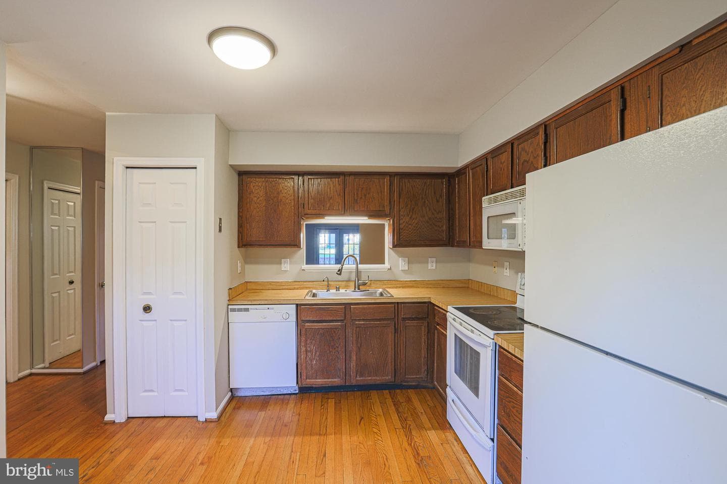 8 Greenshire Lane photo 10