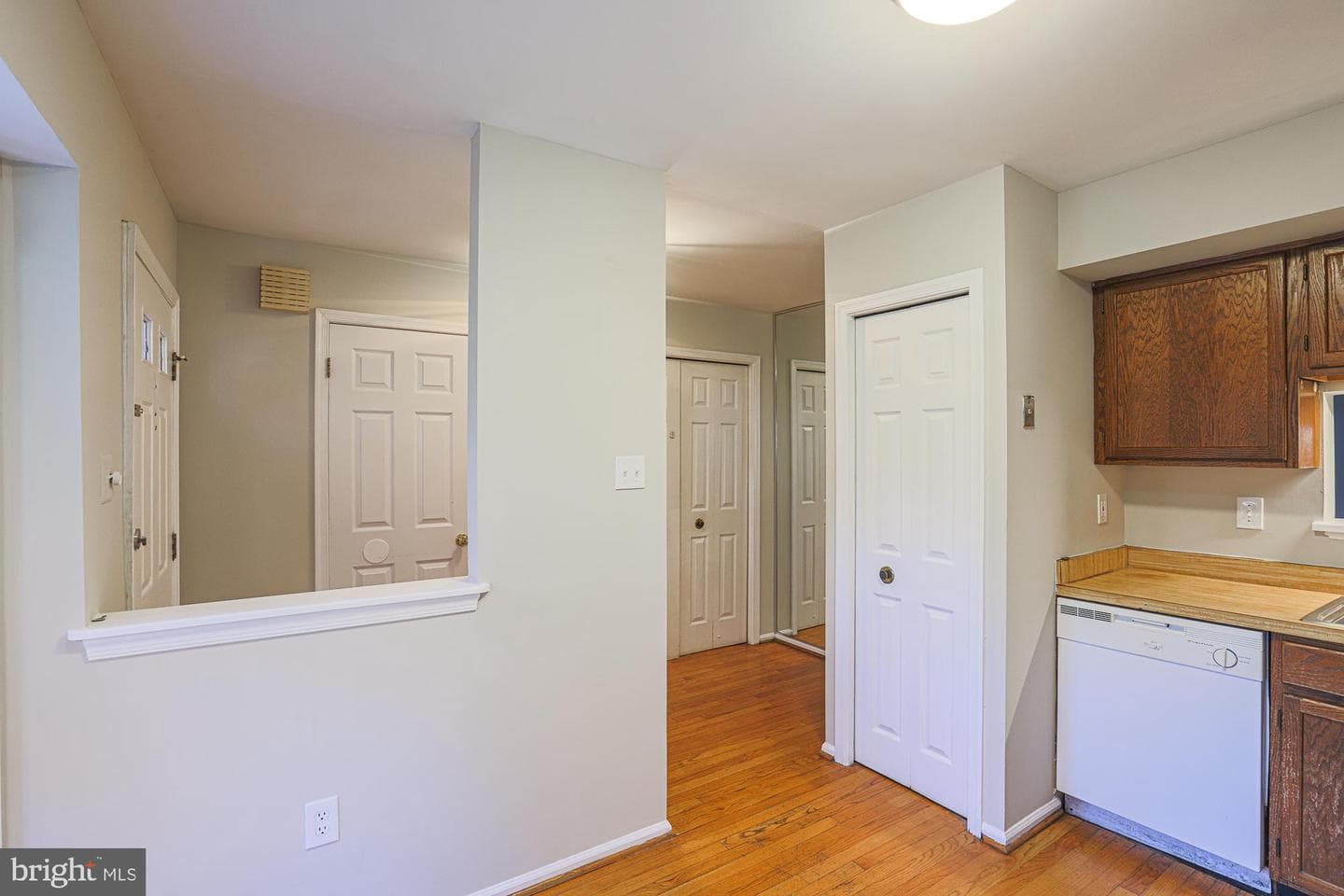 8 Greenshire Lane photo 11