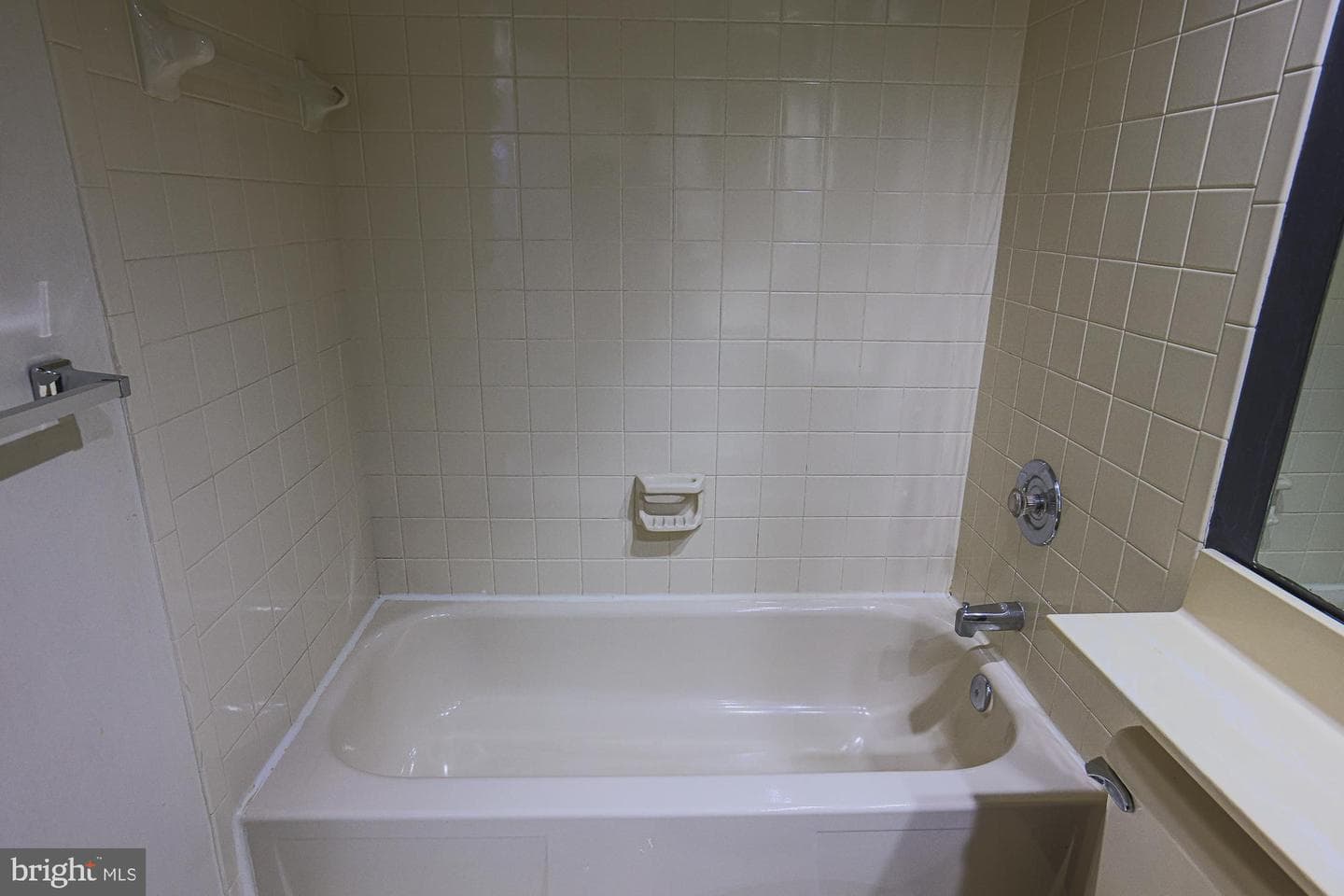 8 Greenshire Lane photo 38
