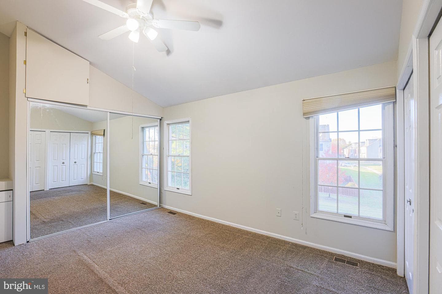8 Greenshire Lane photo 44