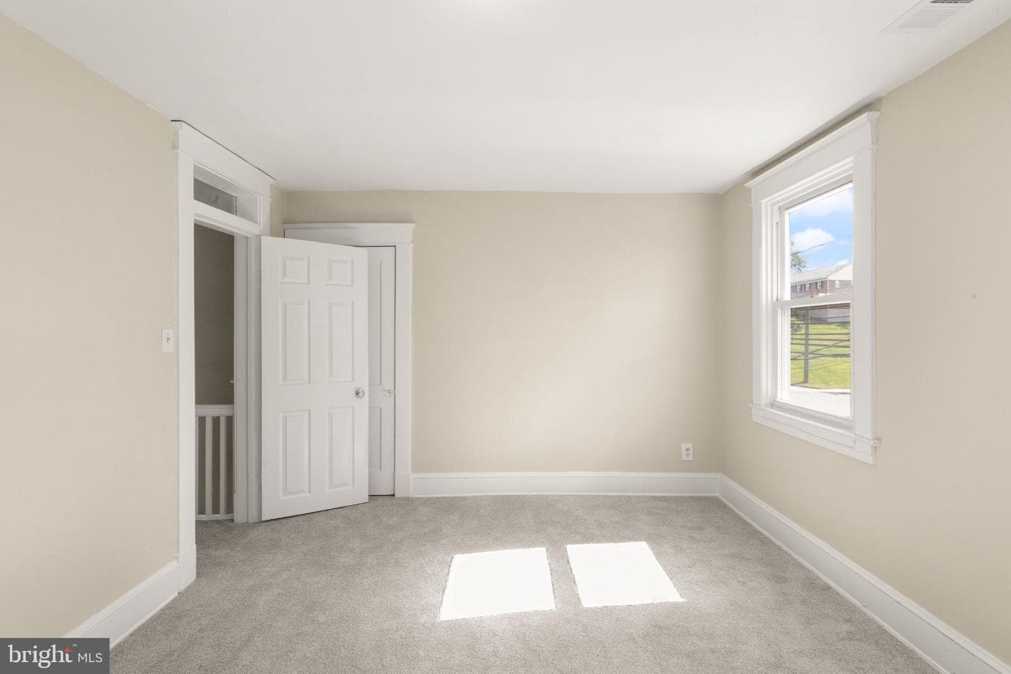 240 Burke Avenue photo 13