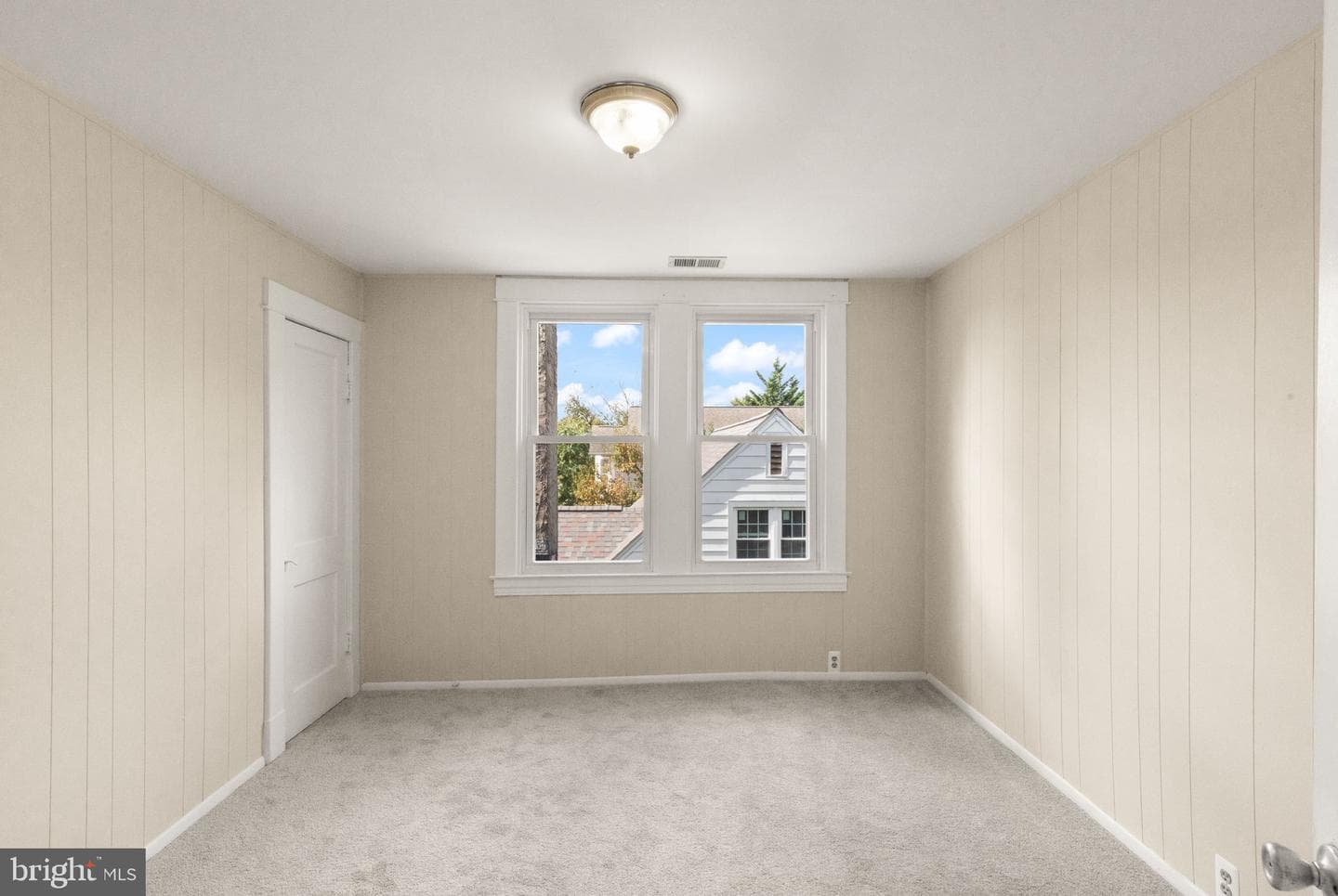 240 Burke Avenue photo 14