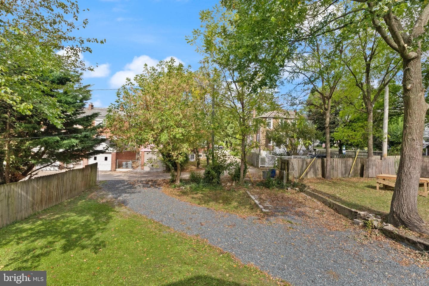 240 Burke Avenue photo 25