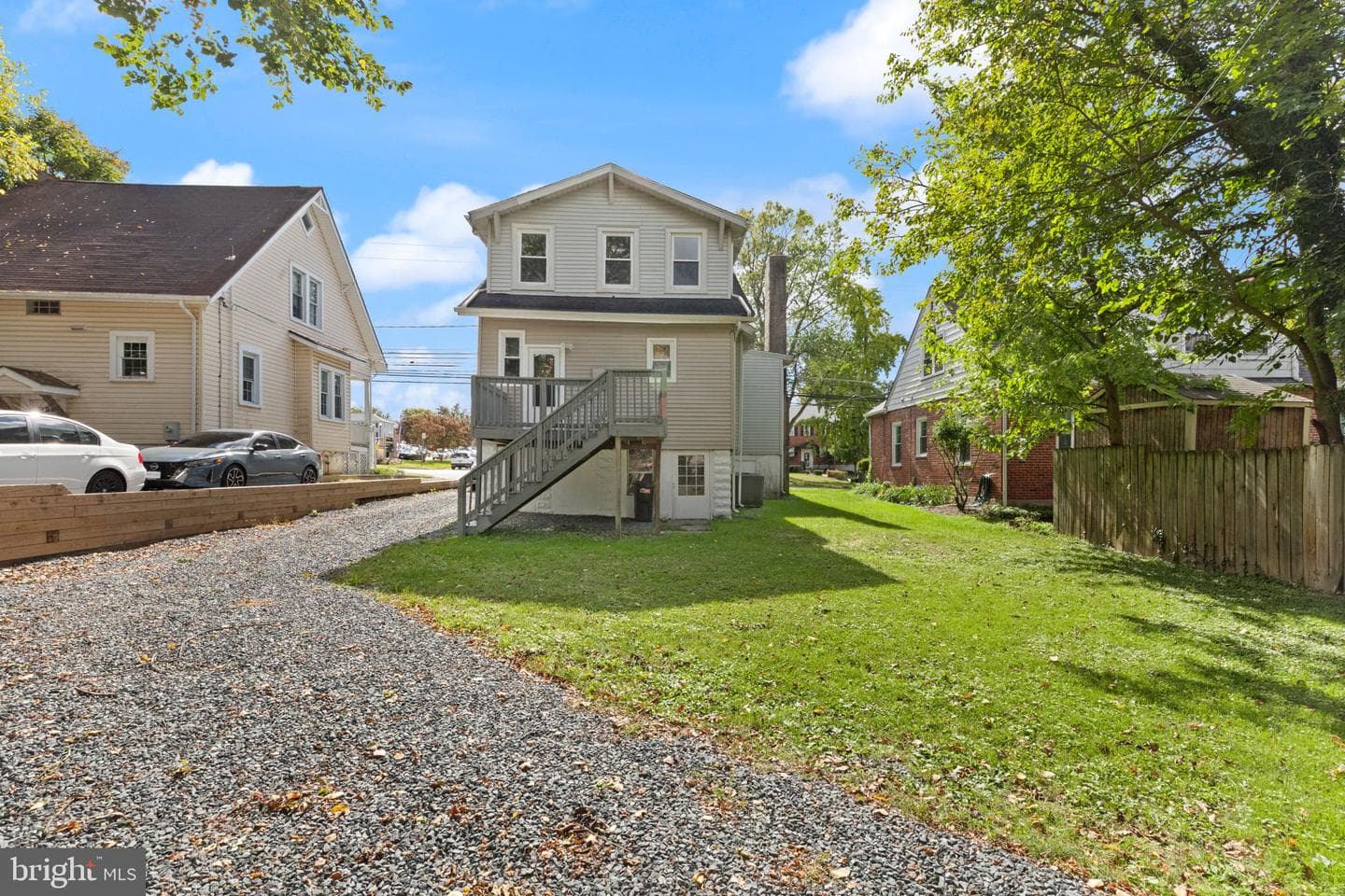 240 Burke Avenue photo 26