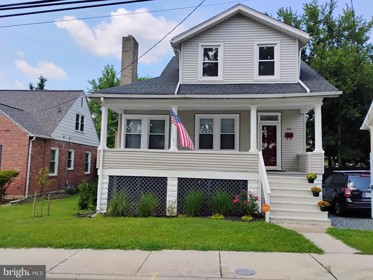 240 Burke Avenue photo 27
