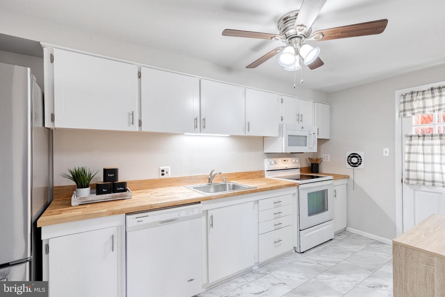 957 Circle Drive photo 11
