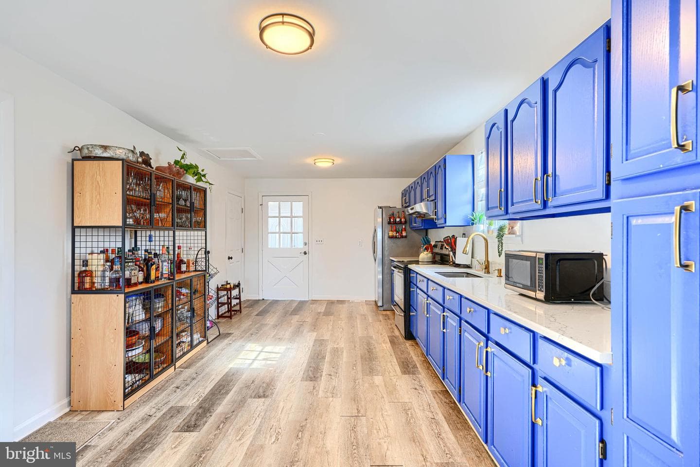 1132 E Riverside photo 21