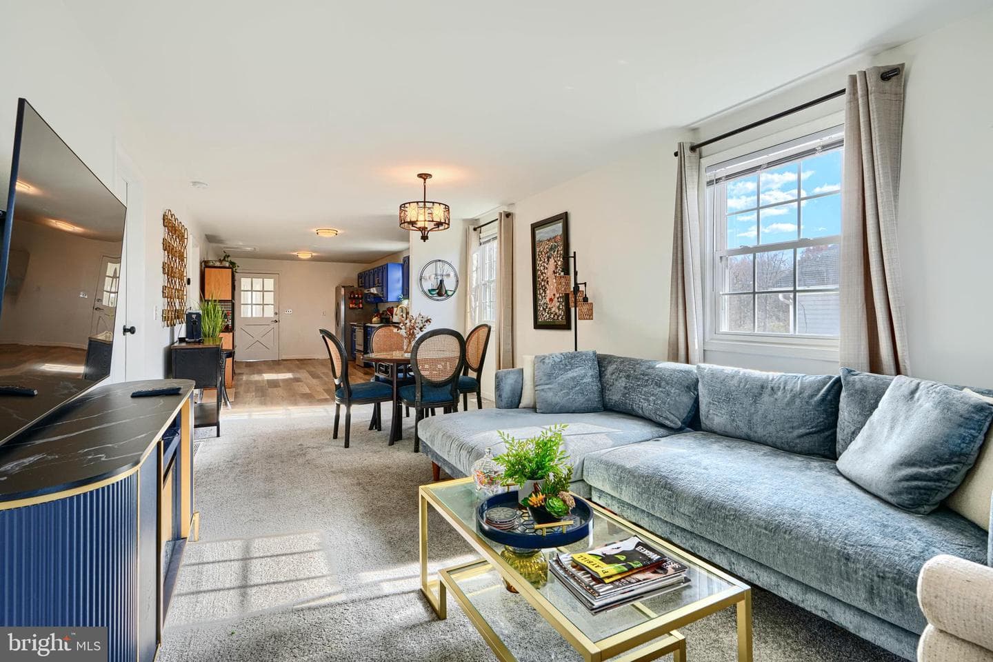 1132 E Riverside photo 26