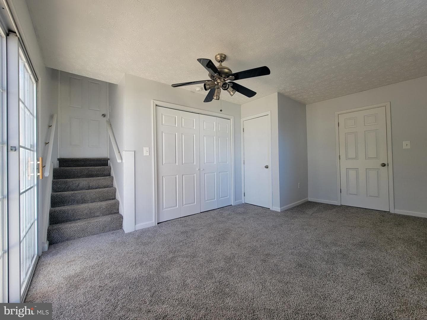 2621 N Snyder Avenue photo 46