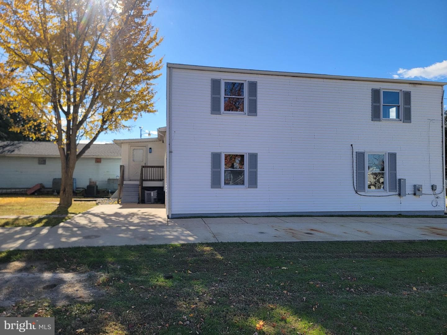 2621 N Snyder Avenue photo 51