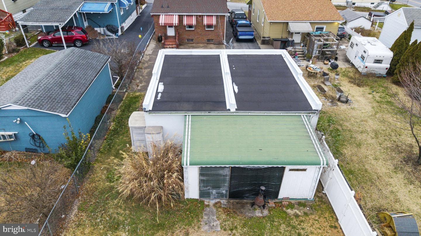 7627 Carson Avenue photo 32