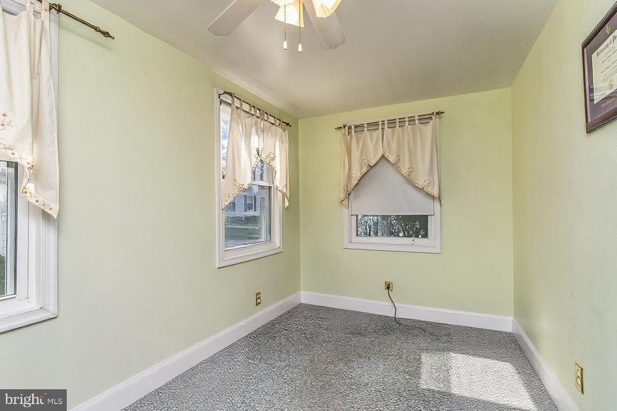 2645 Spring Road photo 19