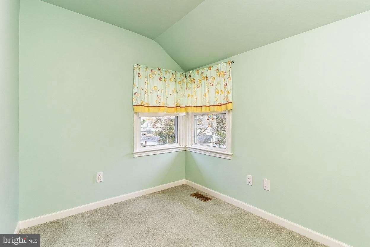 2645 Spring Road photo 31