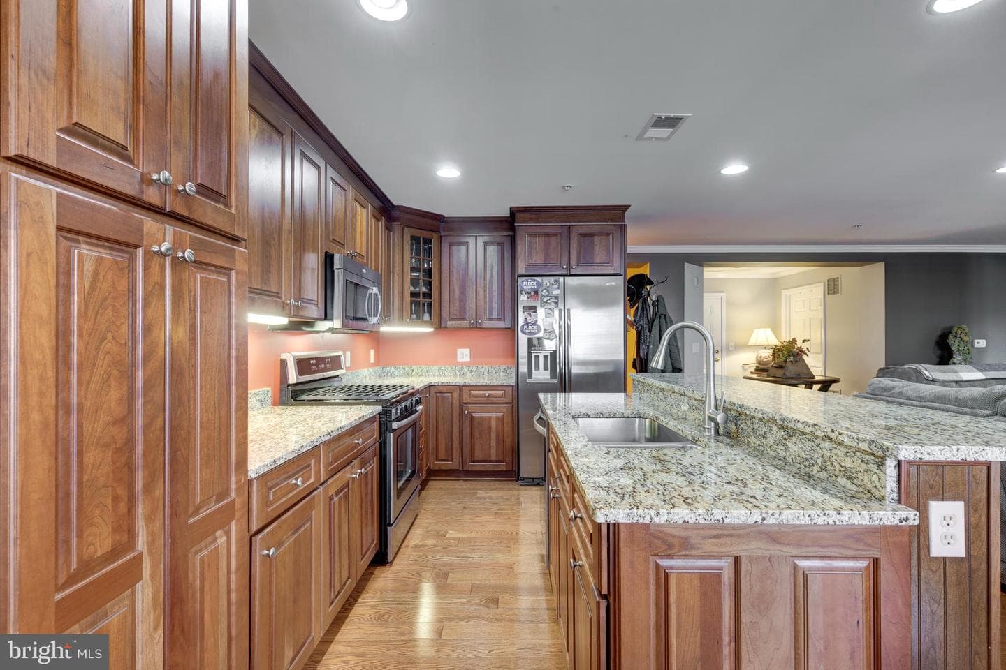12236 Roundwood Road #606 photo 8