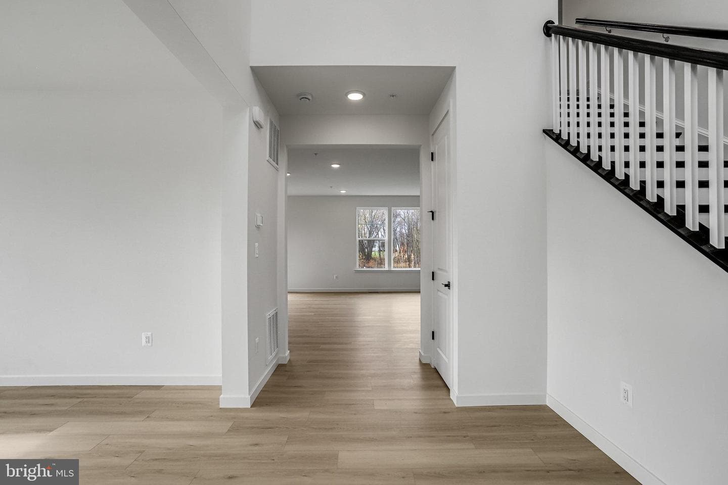 906 Honeyflower Drive photo 10