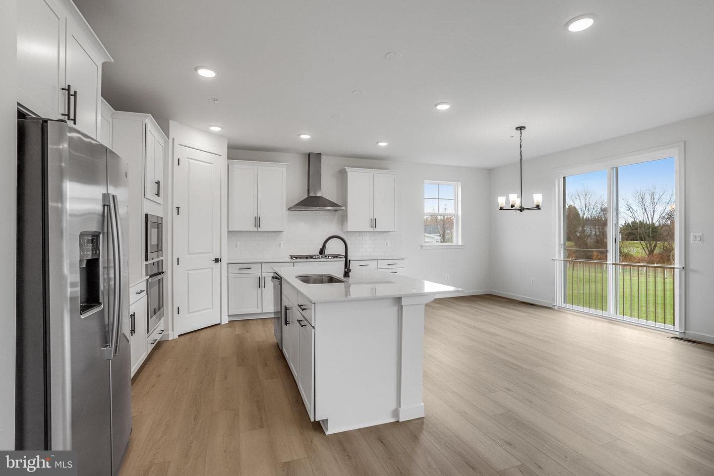 906 Honeyflower Drive photo 32
