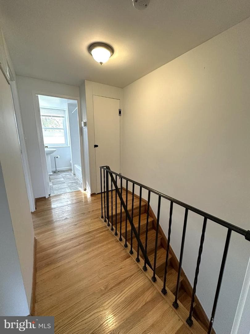 1327 Mantle Street photo 8