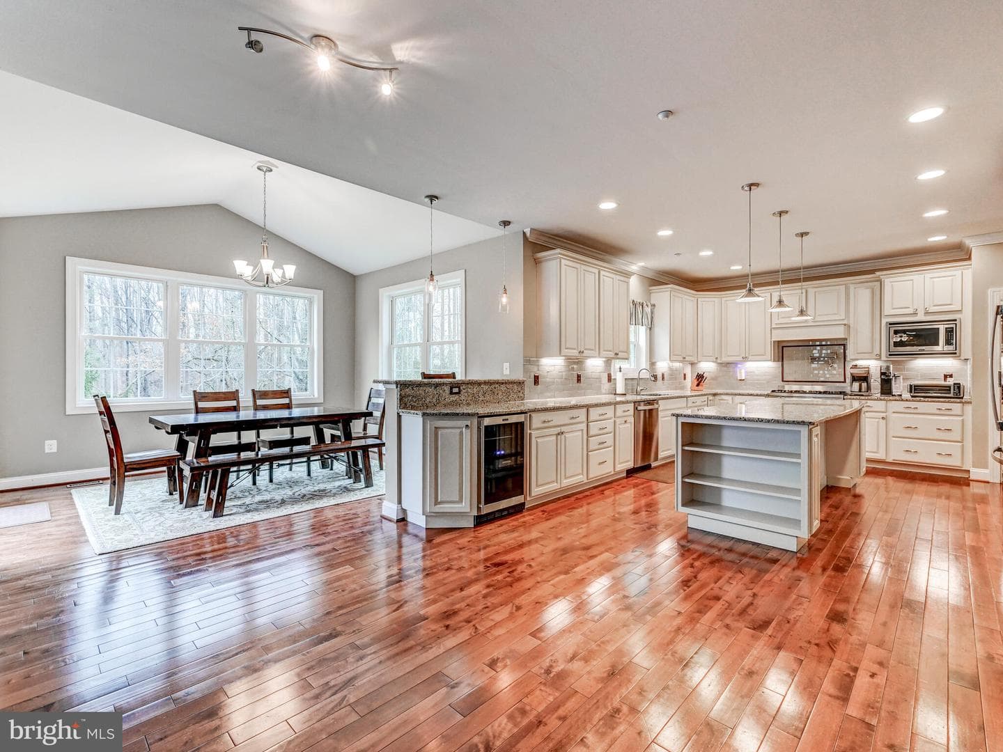 11707 Manor Road photo 8
