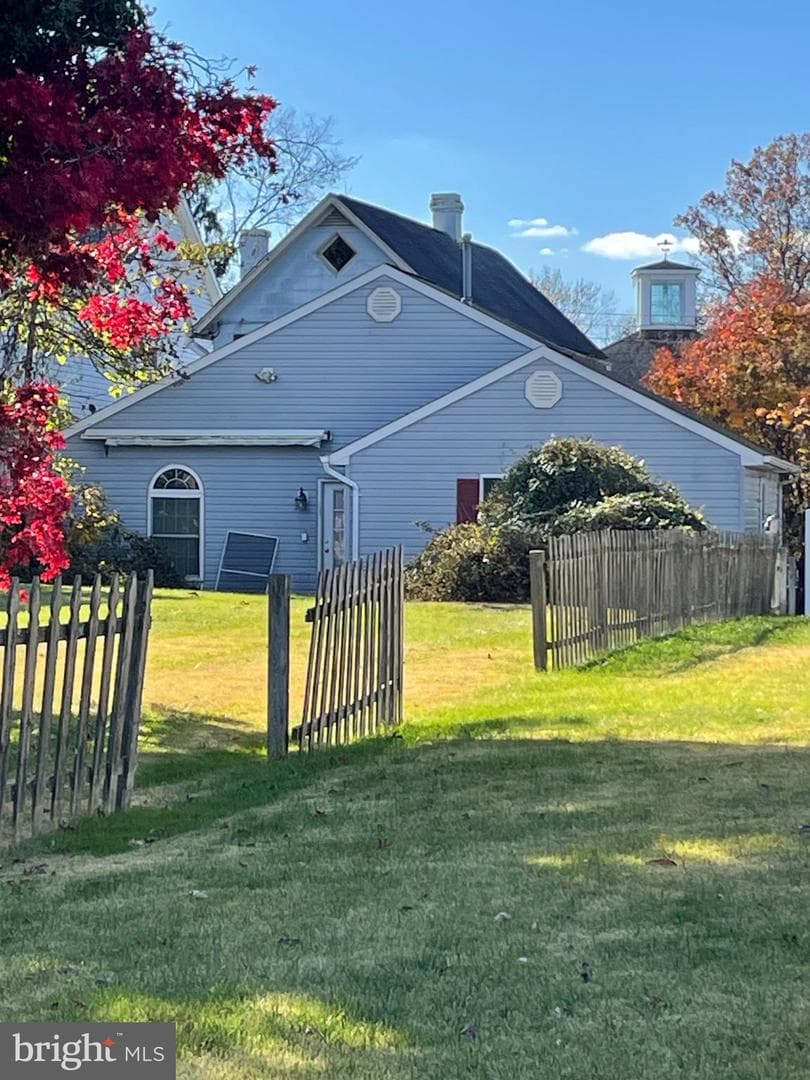 1807 Sutton Avenue photo 2