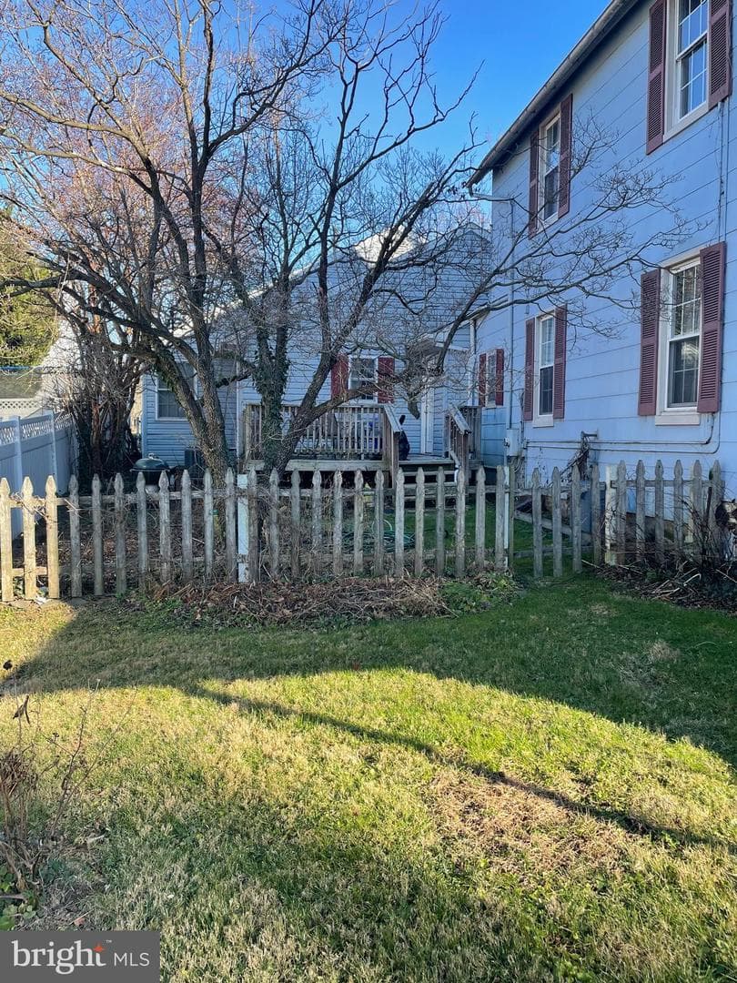 1807 Sutton Avenue photo 4