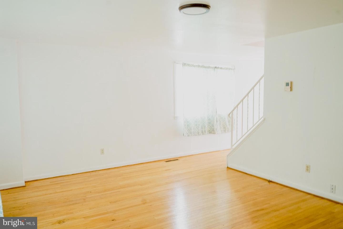 927 Grovehill Road photo 3