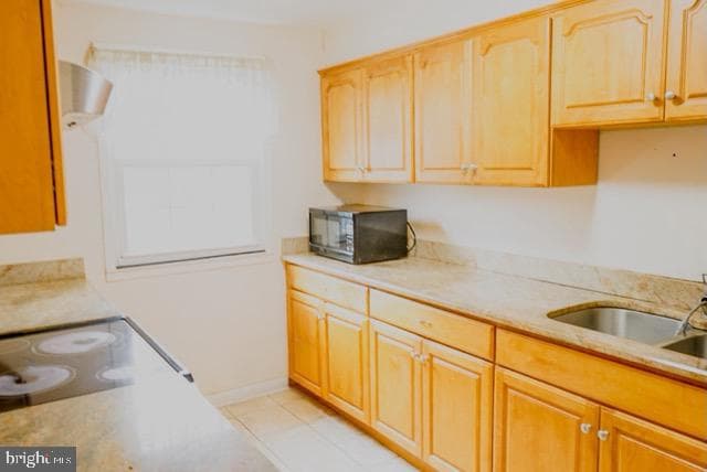 927 Grovehill Road photo 8