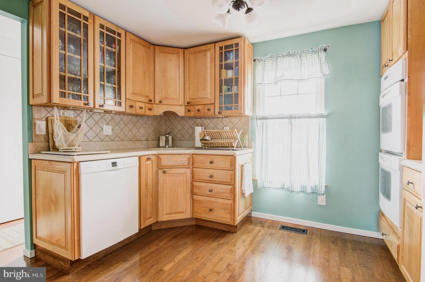 144 E Orange Court photo 4