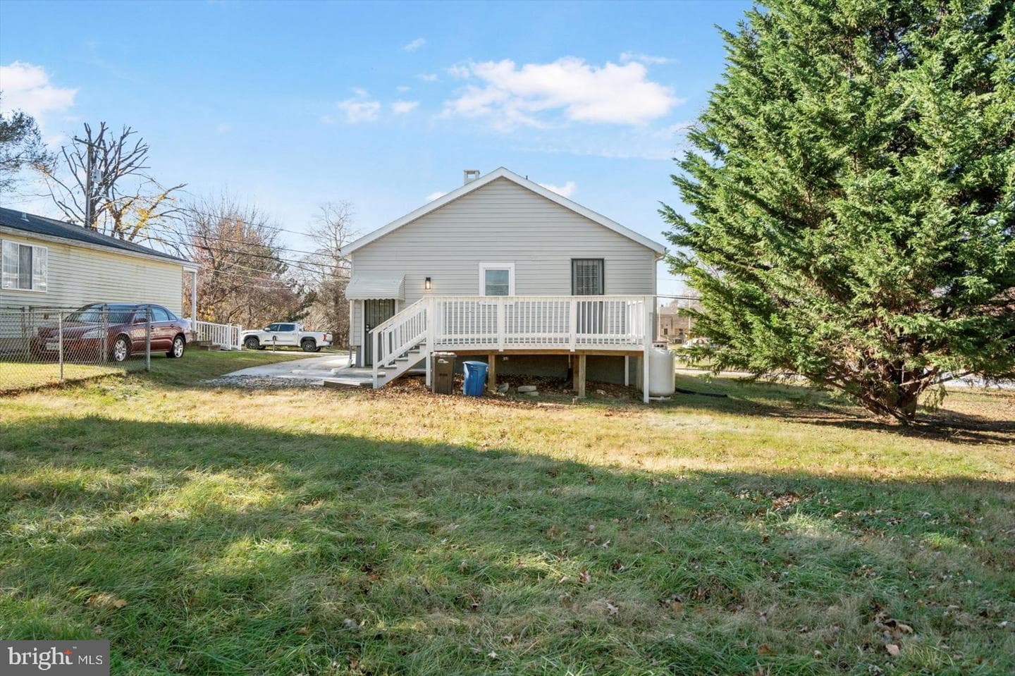 223 New Avenue photo 34