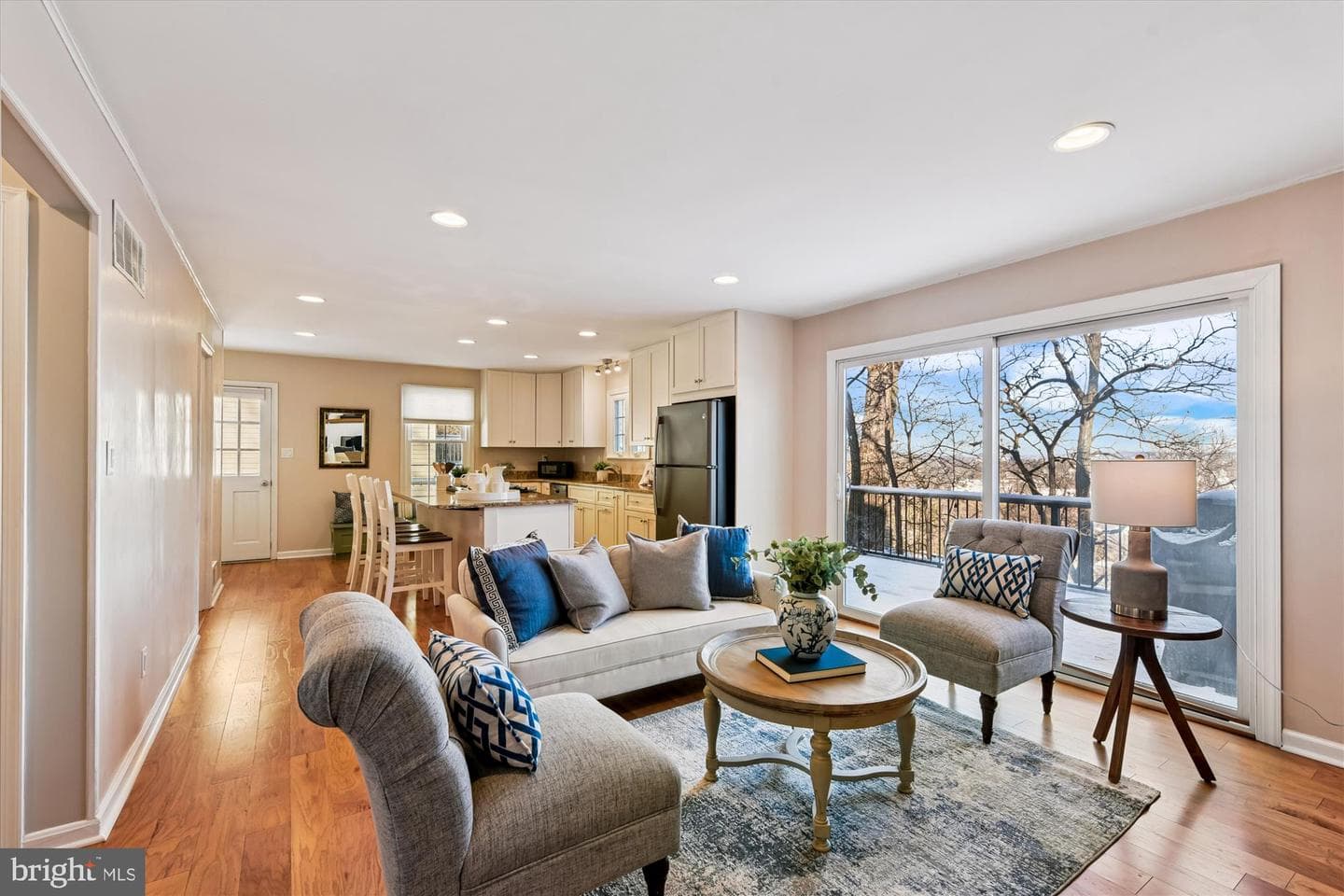 1006 W Joppa Road photo 9