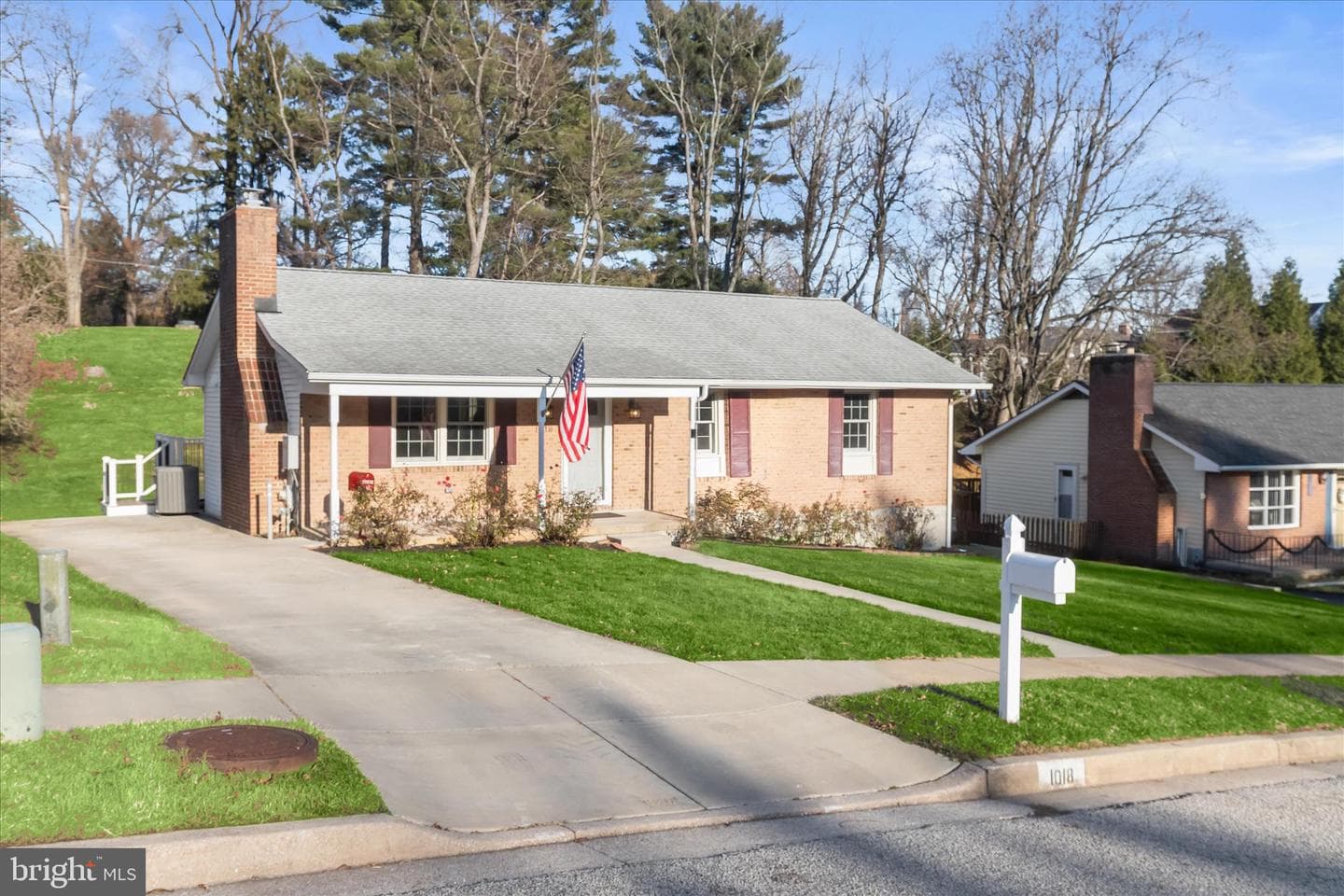 1018 Saxon Hill Drive photo 2