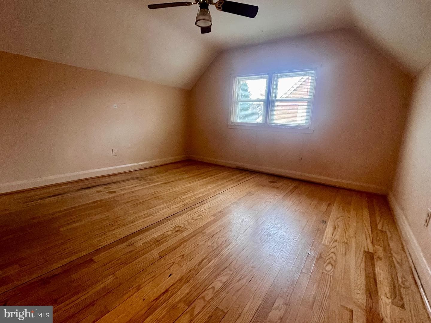 3804 Arbutus Avenue photo 9