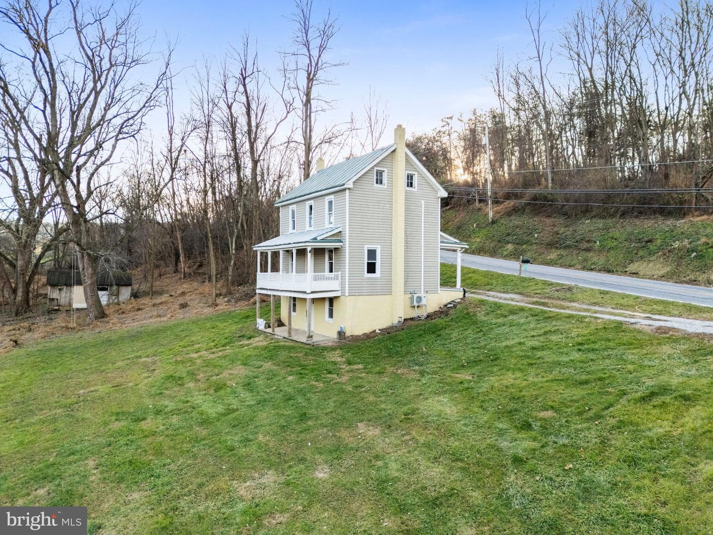 1917 Freeland Road photo 6