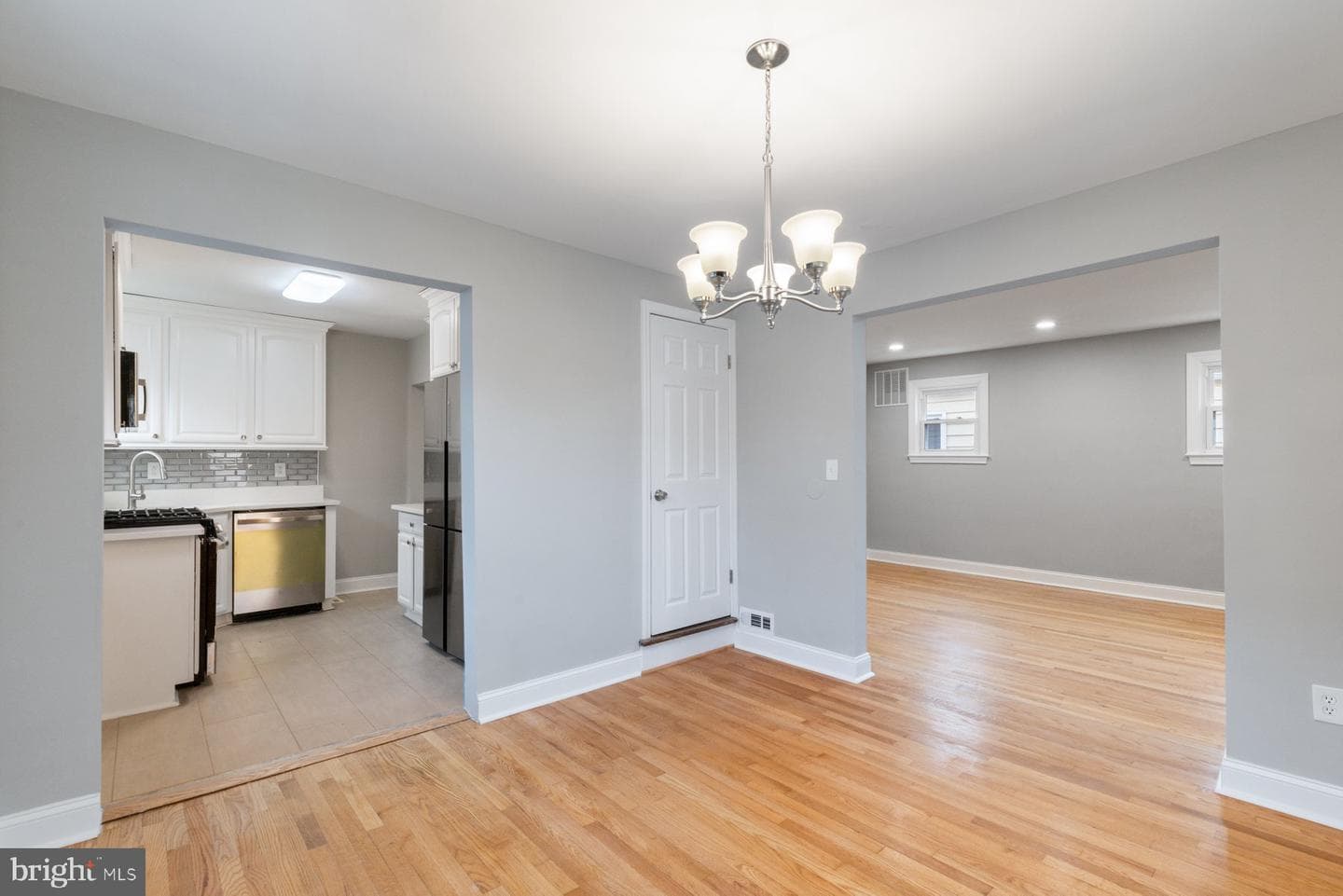 2723 Glendale Road photo 2