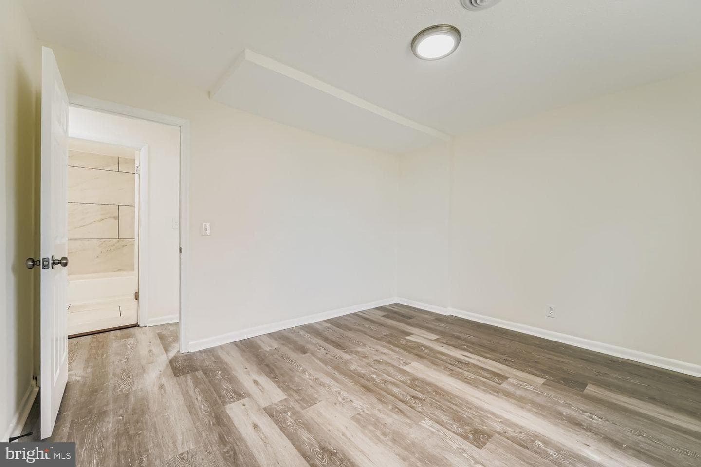 2542 Sycamore Avenue photo 17