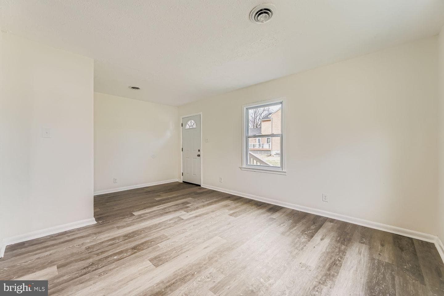 2542 Sycamore Avenue photo 6