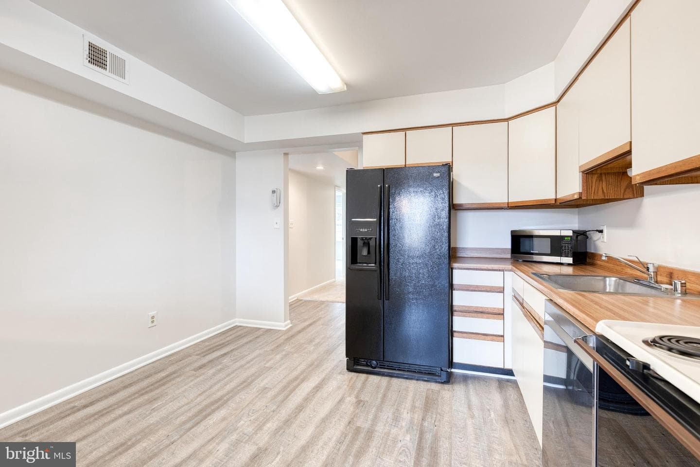 11 Elphin Court #301 photo 19