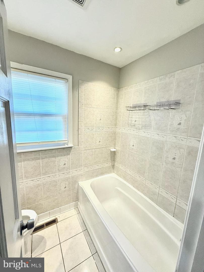 1215 Kent photo 10