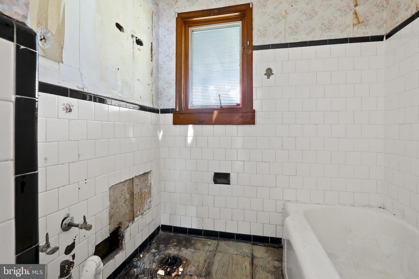 409 Oak Court photo 12